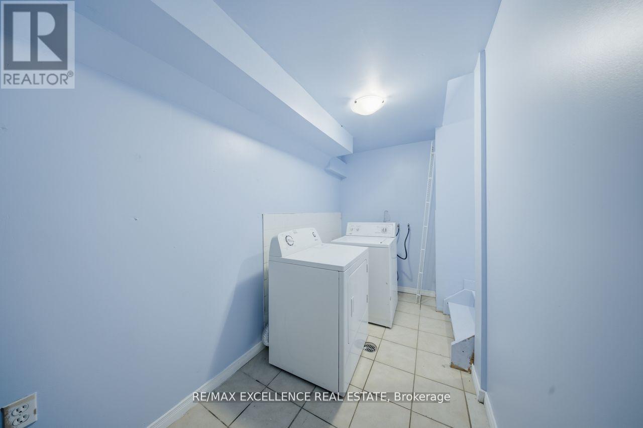 41 BRENTCLIFF DRIVE - 34