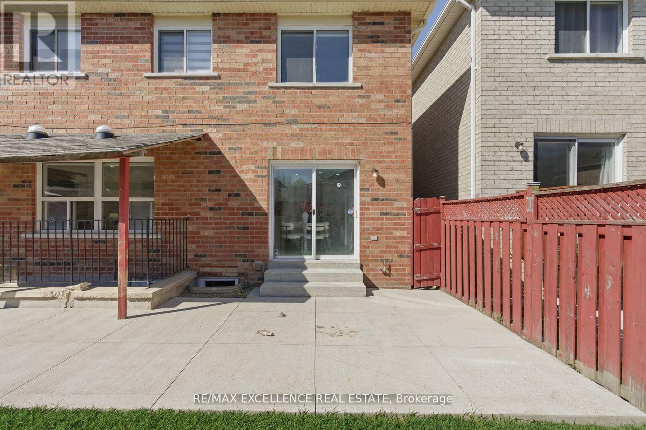41 BRENTCLIFF DRIVE - 37