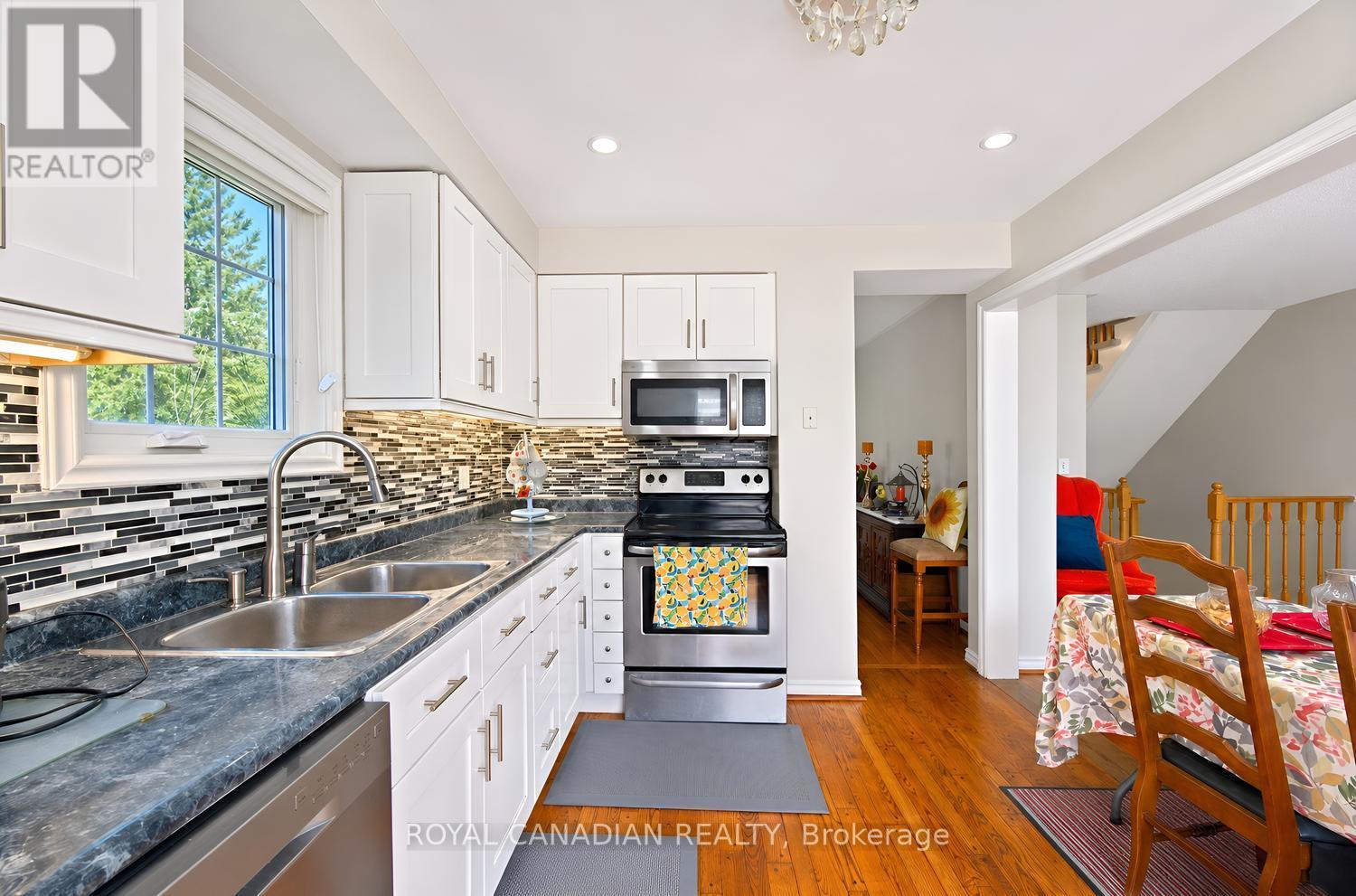 63 HEATHCLIFFE SQUARE - 20