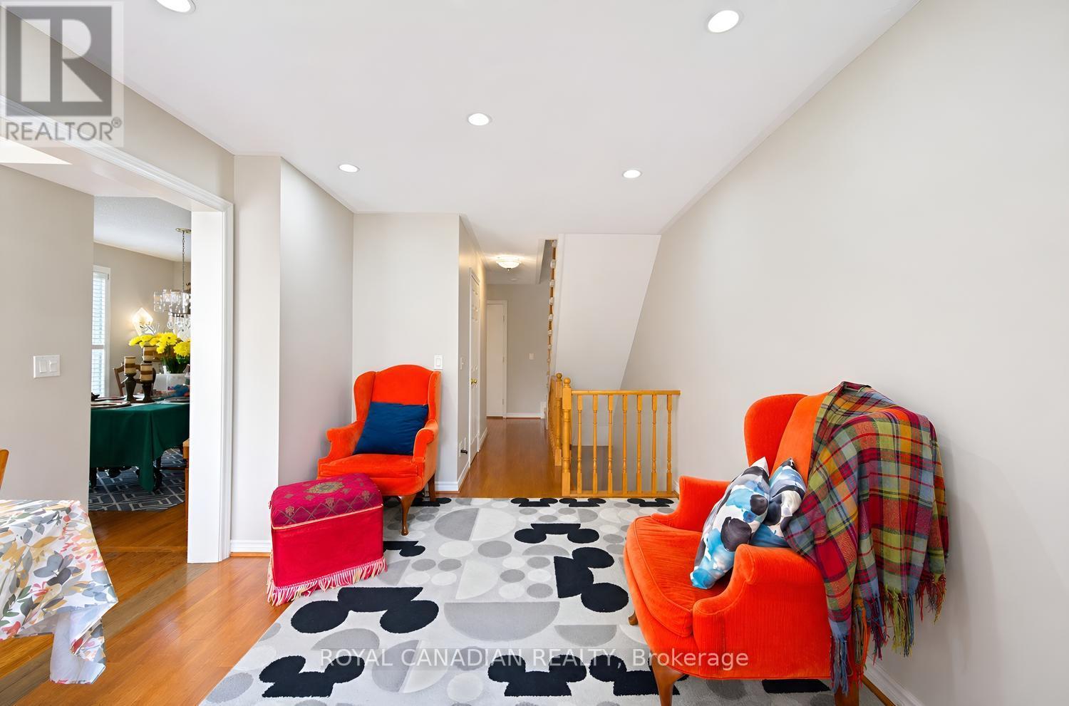 63 HEATHCLIFFE SQUARE - 22