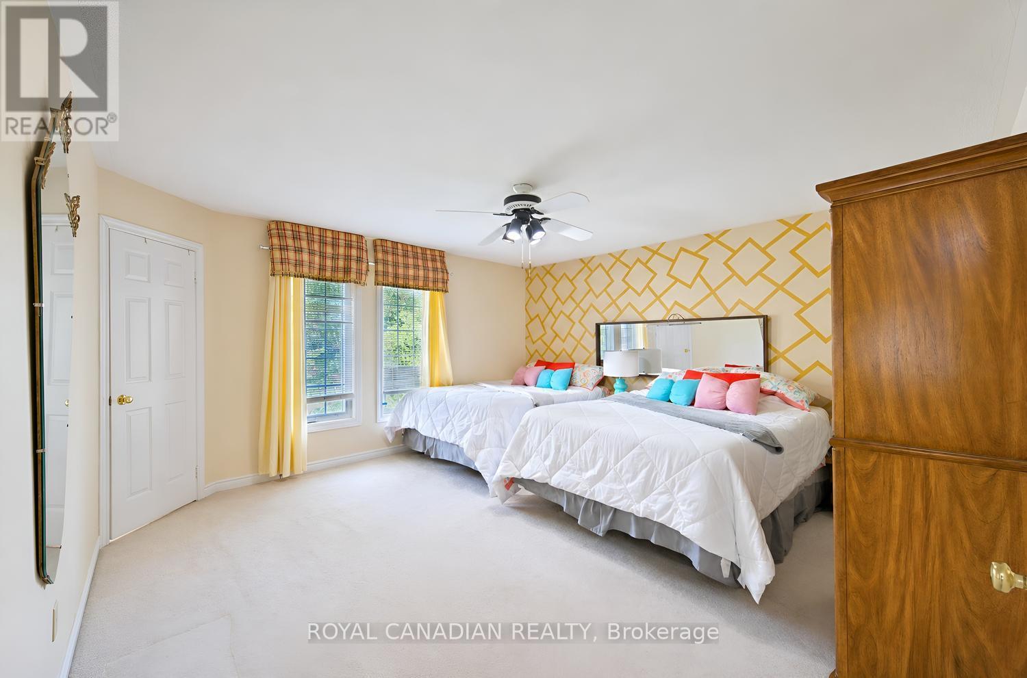 63 HEATHCLIFFE SQUARE - 28