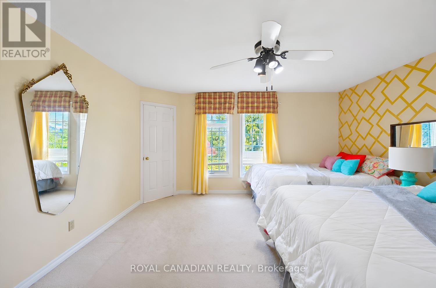 63 HEATHCLIFFE SQUARE - 29