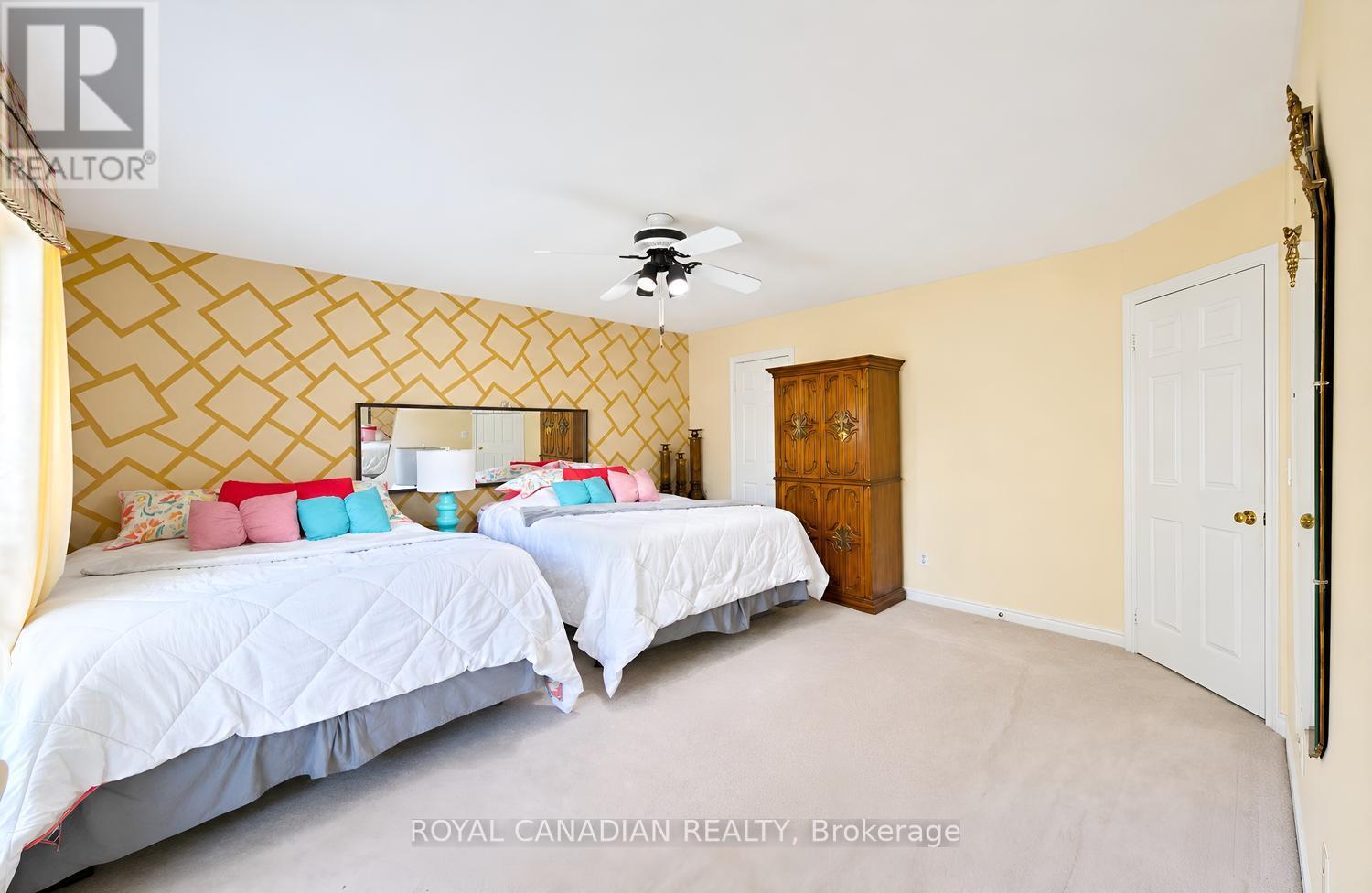 63 HEATHCLIFFE SQUARE - 30