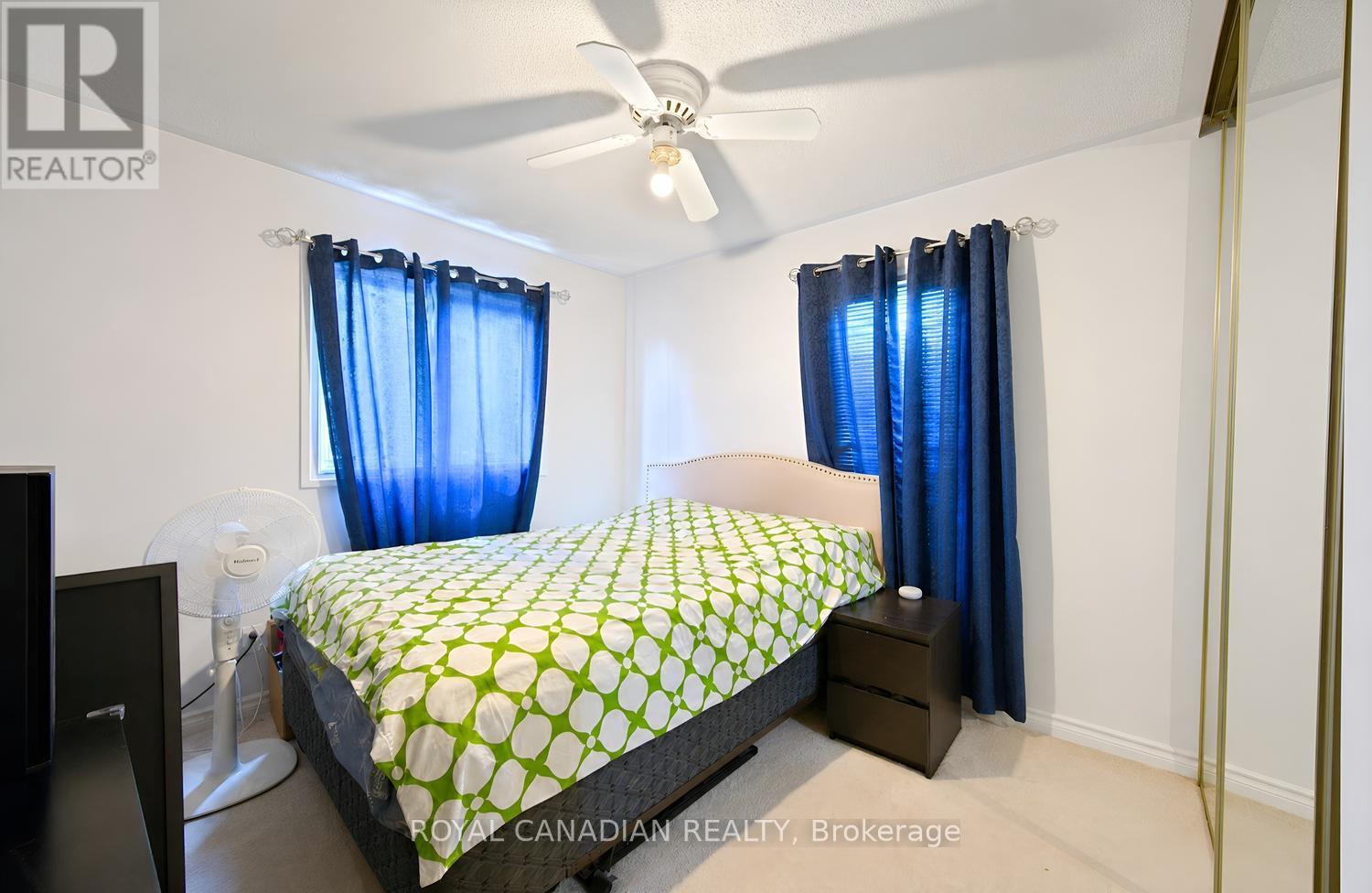 63 HEATHCLIFFE SQUARE - 32