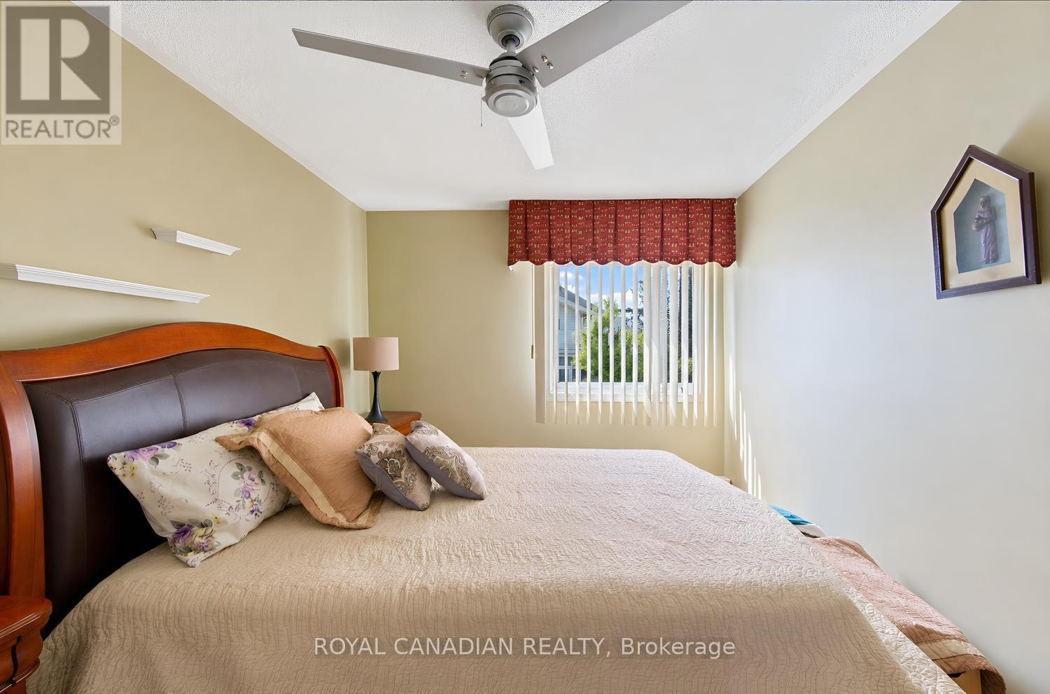 63 HEATHCLIFFE SQUARE - 34