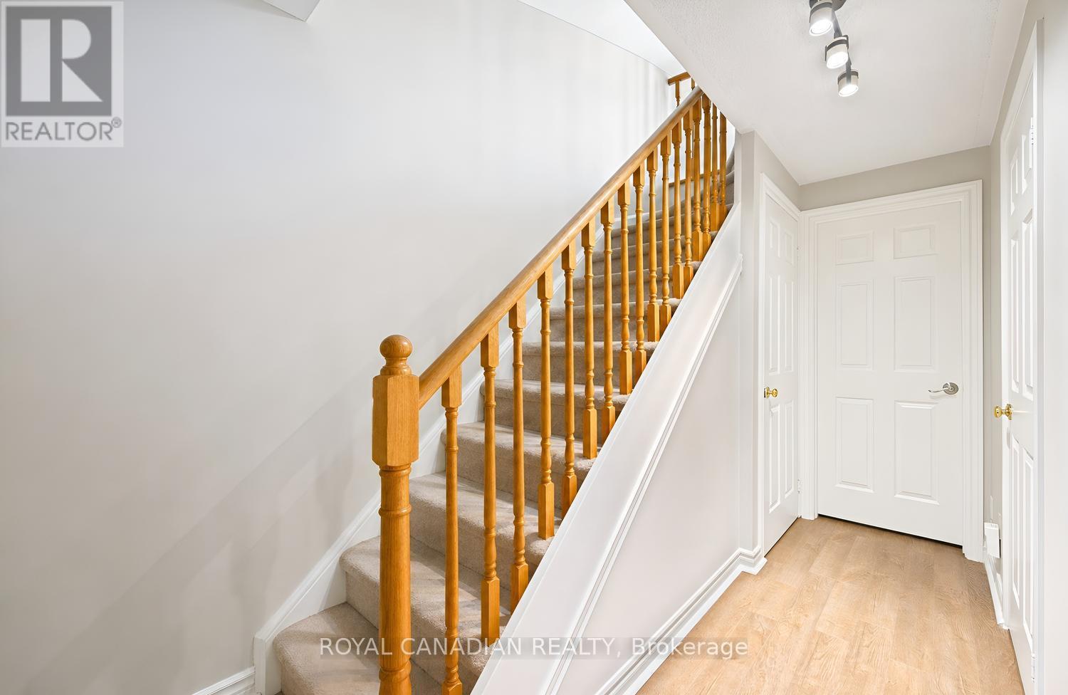 63 HEATHCLIFFE SQUARE - 37