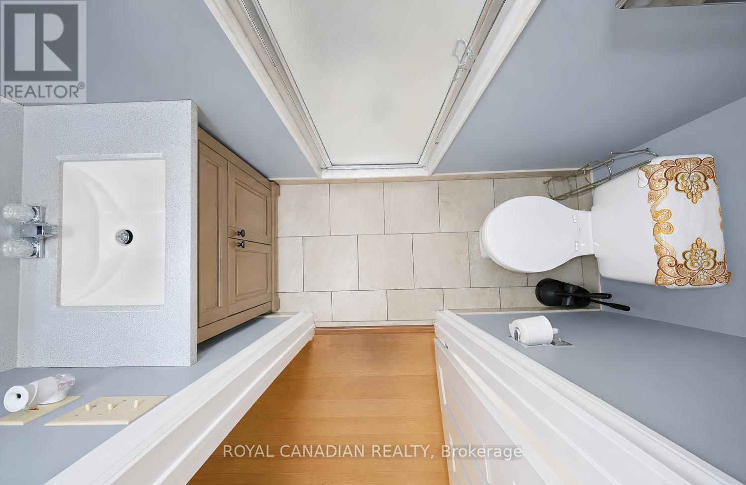 63 HEATHCLIFFE SQUARE - 44