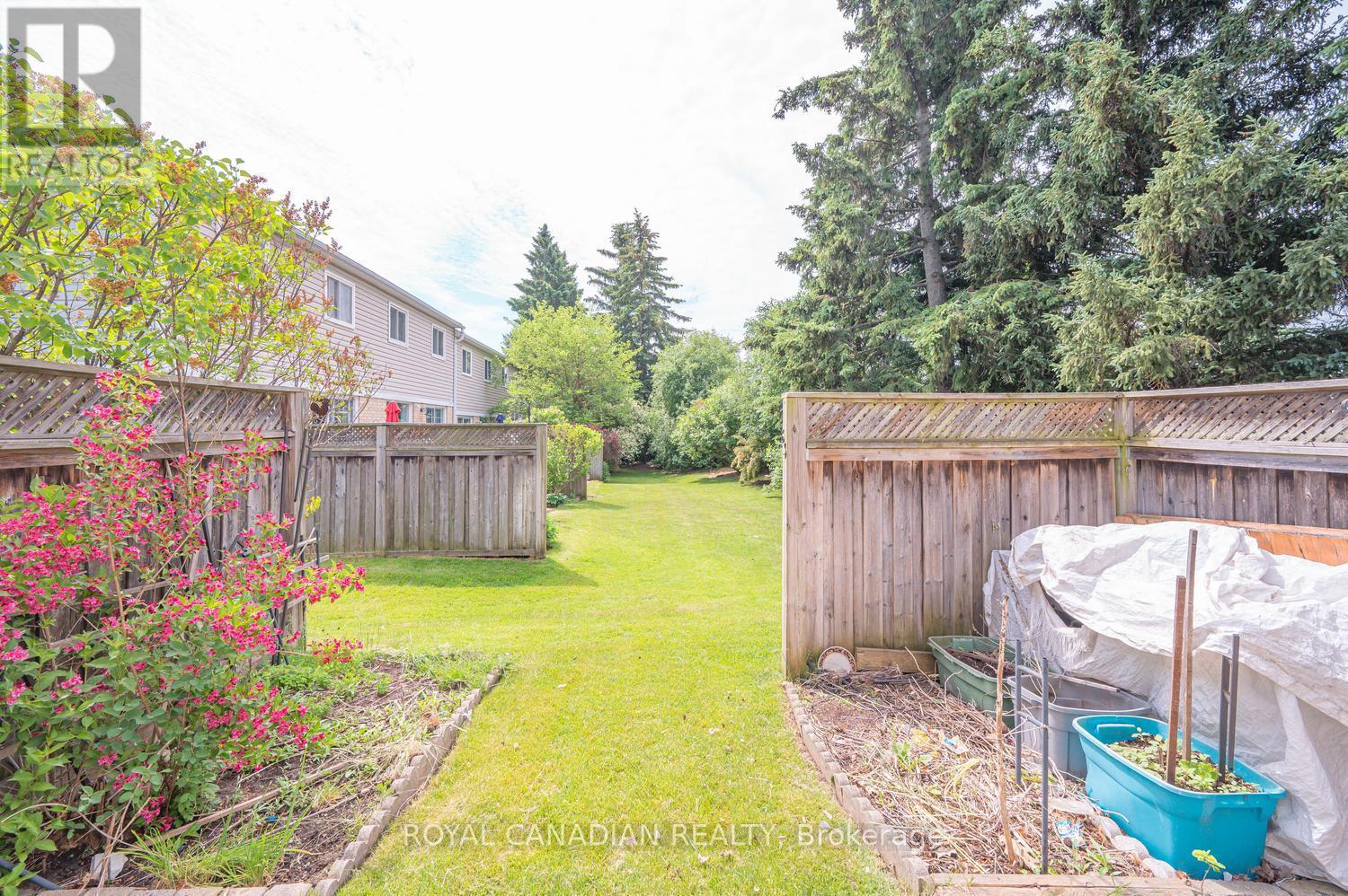 63 HEATHCLIFFE SQUARE - 48