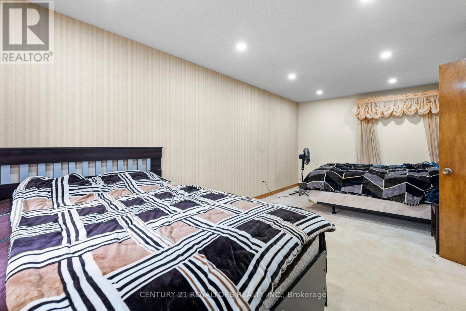 17940 AIRPORT ROAD - 23