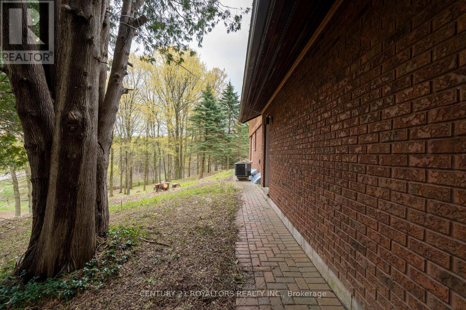 17940 AIRPORT ROAD - 33