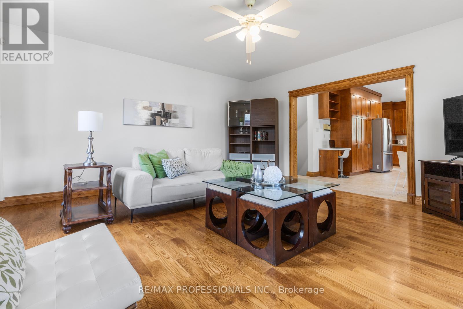 152 EVANS AVENUE - 12