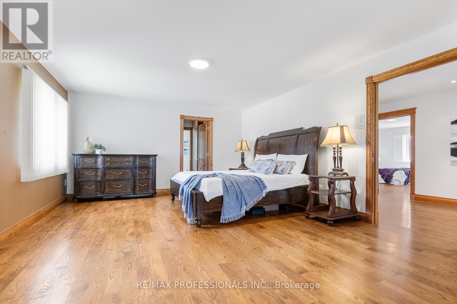 152 EVANS AVENUE - 16