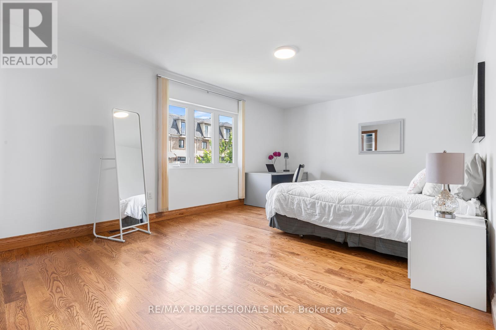 152 EVANS AVENUE - 27