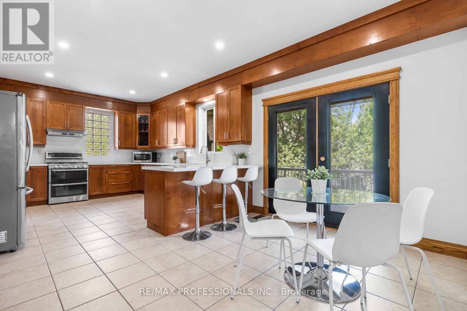 152 EVANS AVENUE - 7