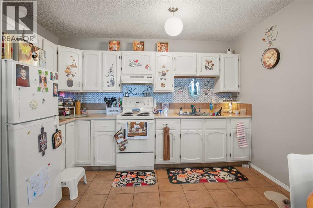 4639 48 Street — photo 13