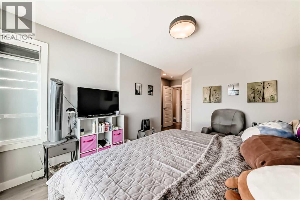 15053 37 Street SW - 19