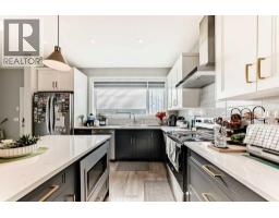 4pc Bathroom - 15053 37 Street Sw, Calgary, AB T2Y0R5 Photo 7