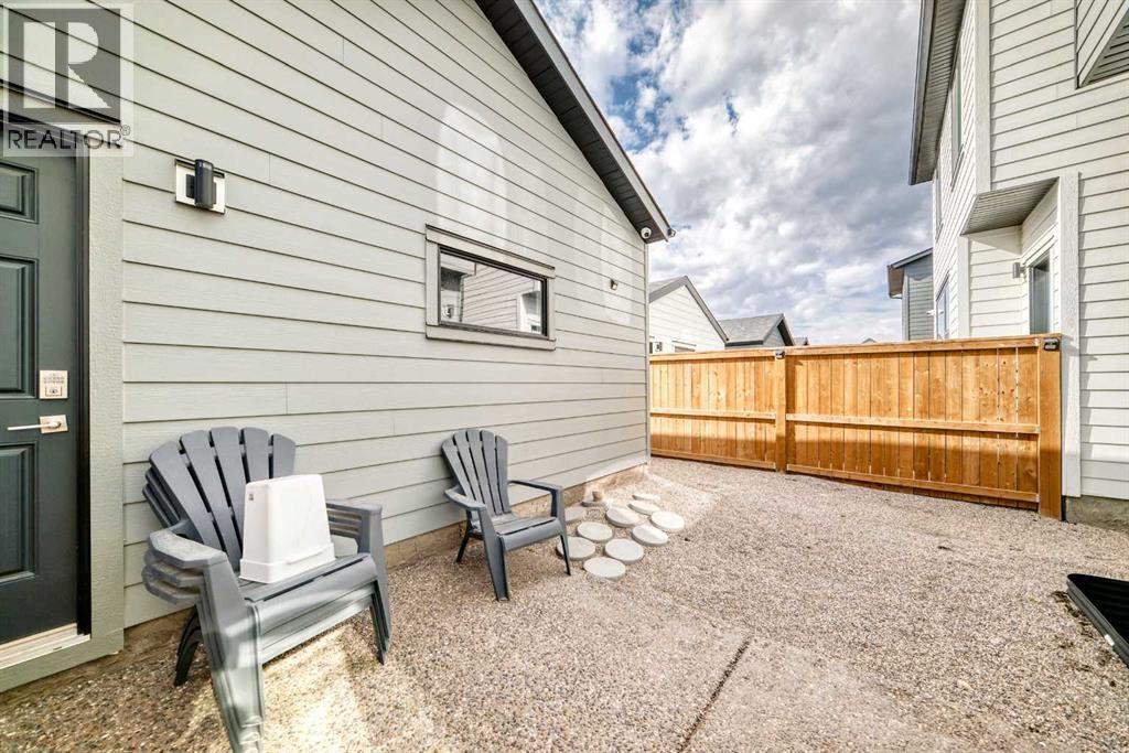 15053 37 Street SW - 47