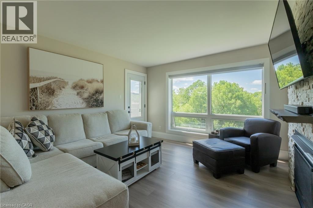 #305 1235 DEERHURST Drive - 15