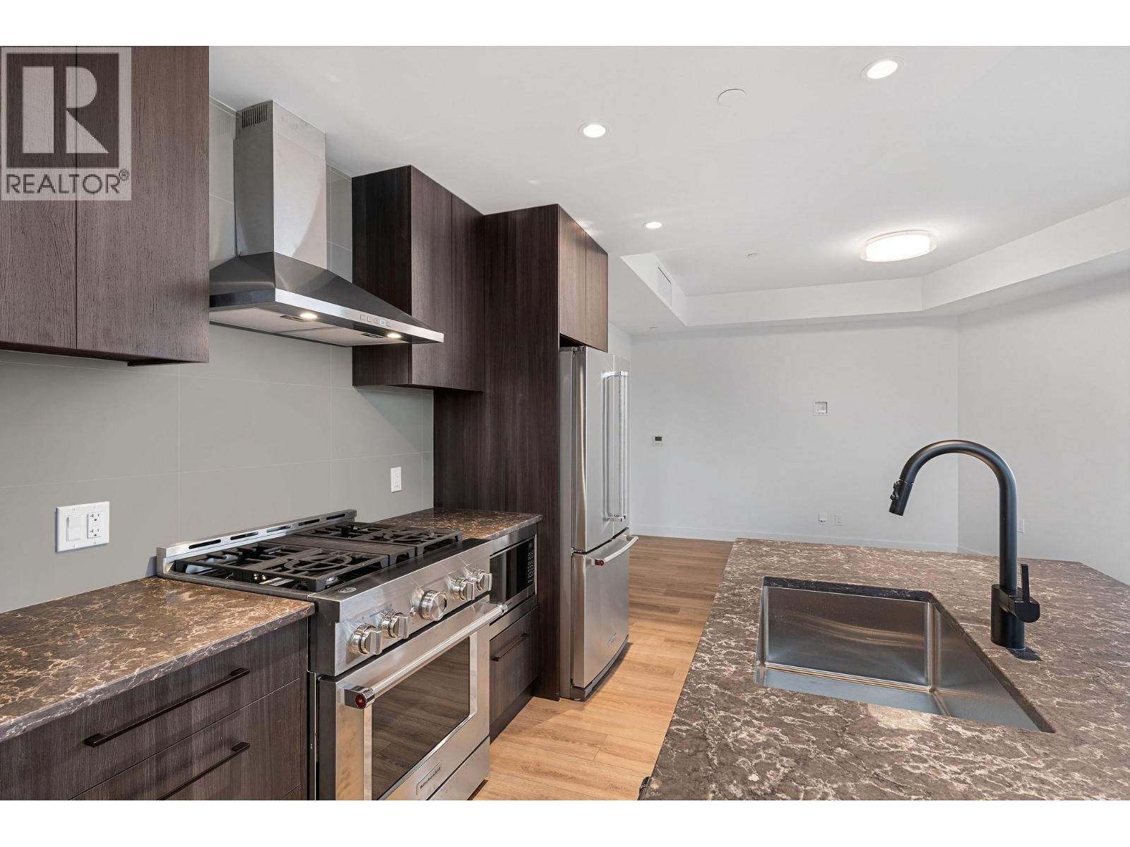 #317 3051 Abbott Street - 4