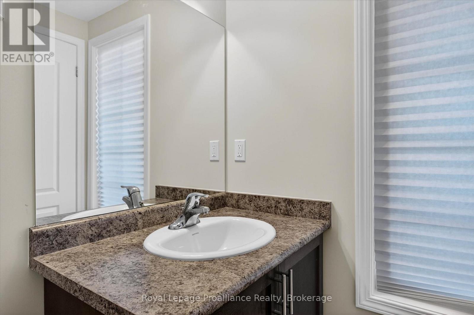 266 LOUDEN TERRACE - 16