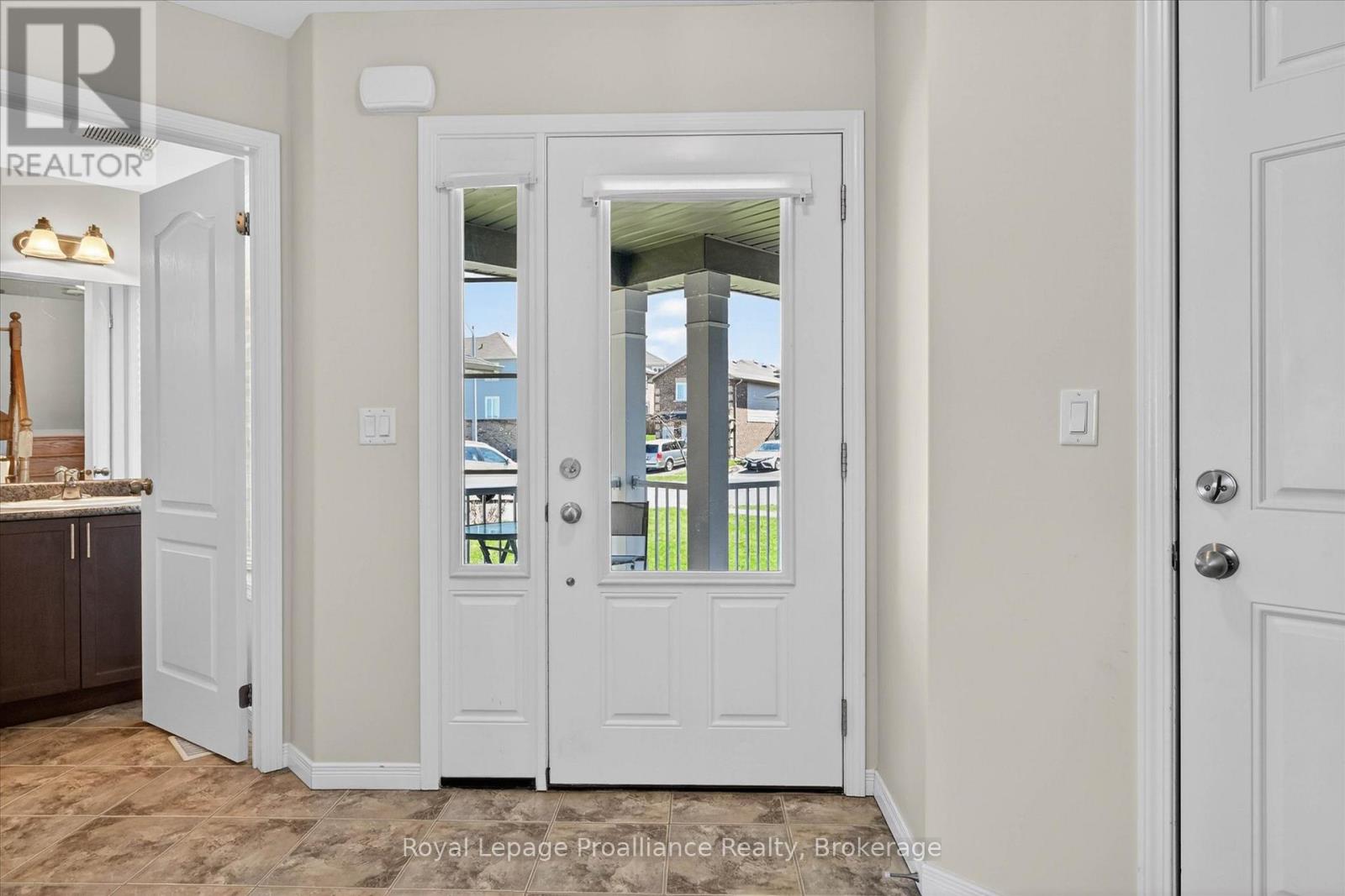 266 LOUDEN TERRACE - 3