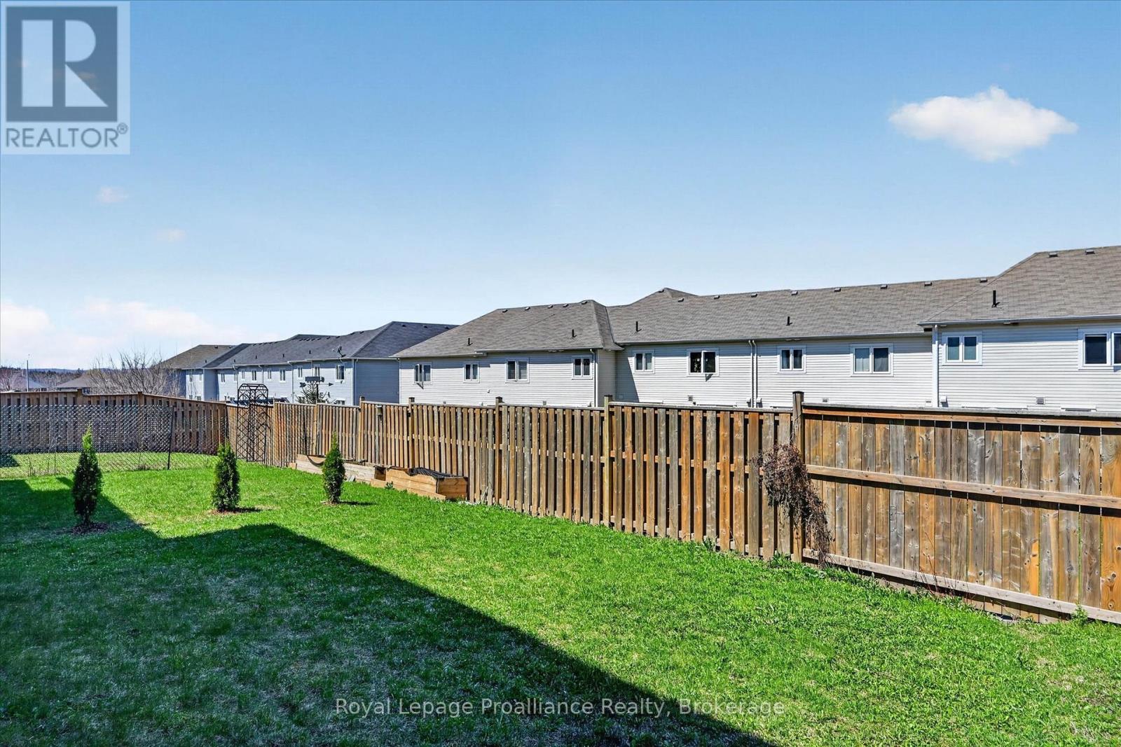 266 LOUDEN TERRACE - 36