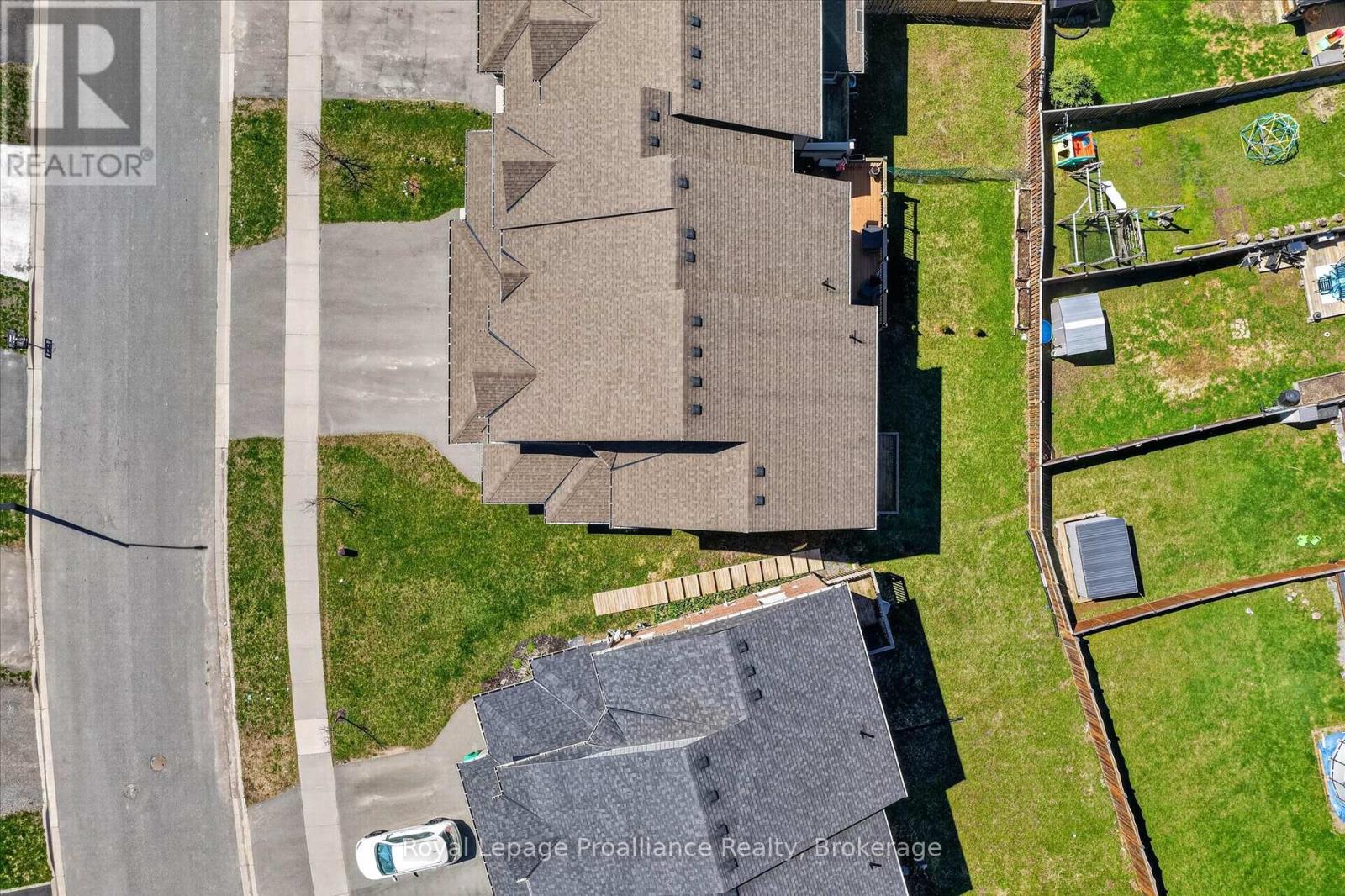 266 LOUDEN TERRACE - 37