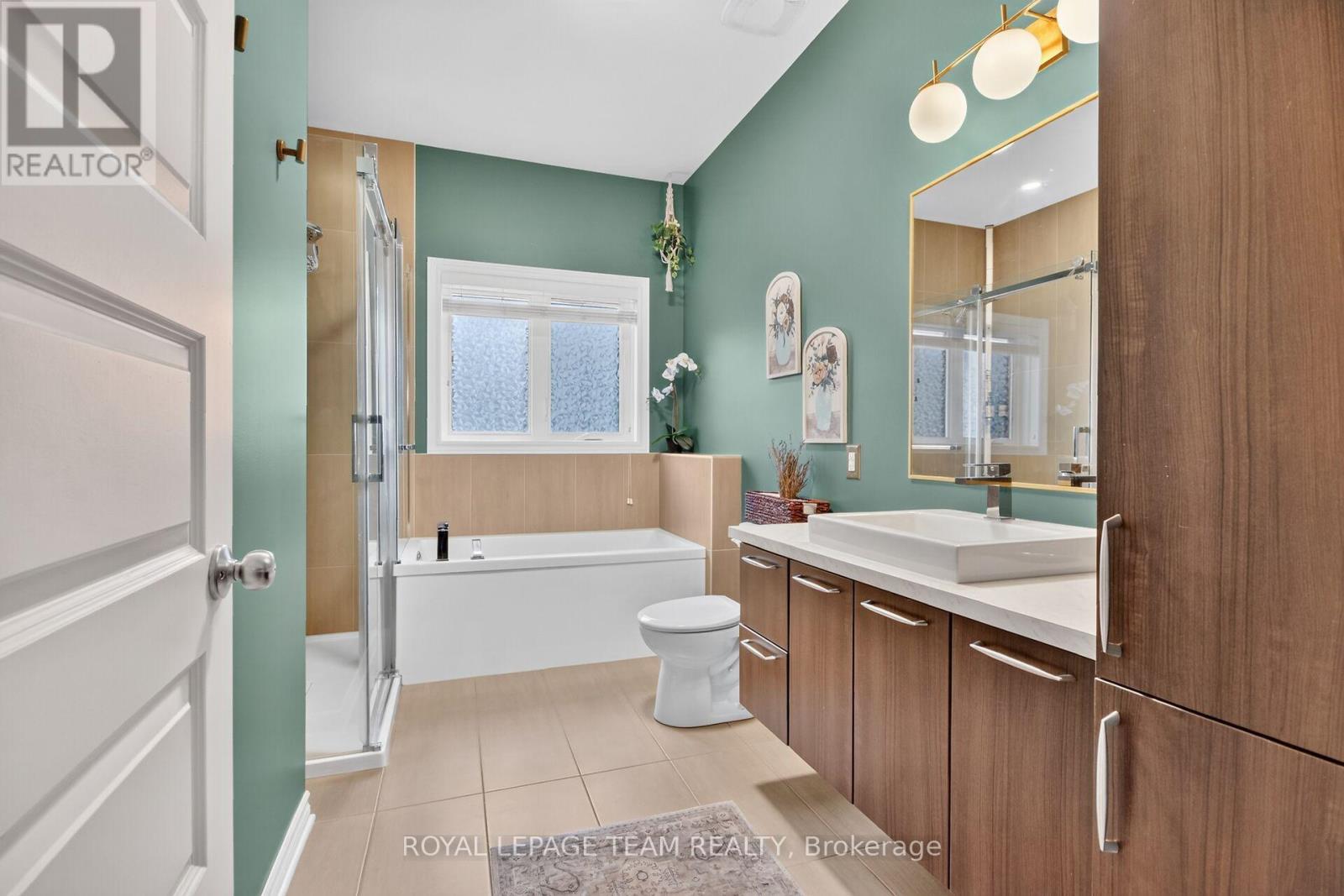 143 ST MALO PLACE - 16