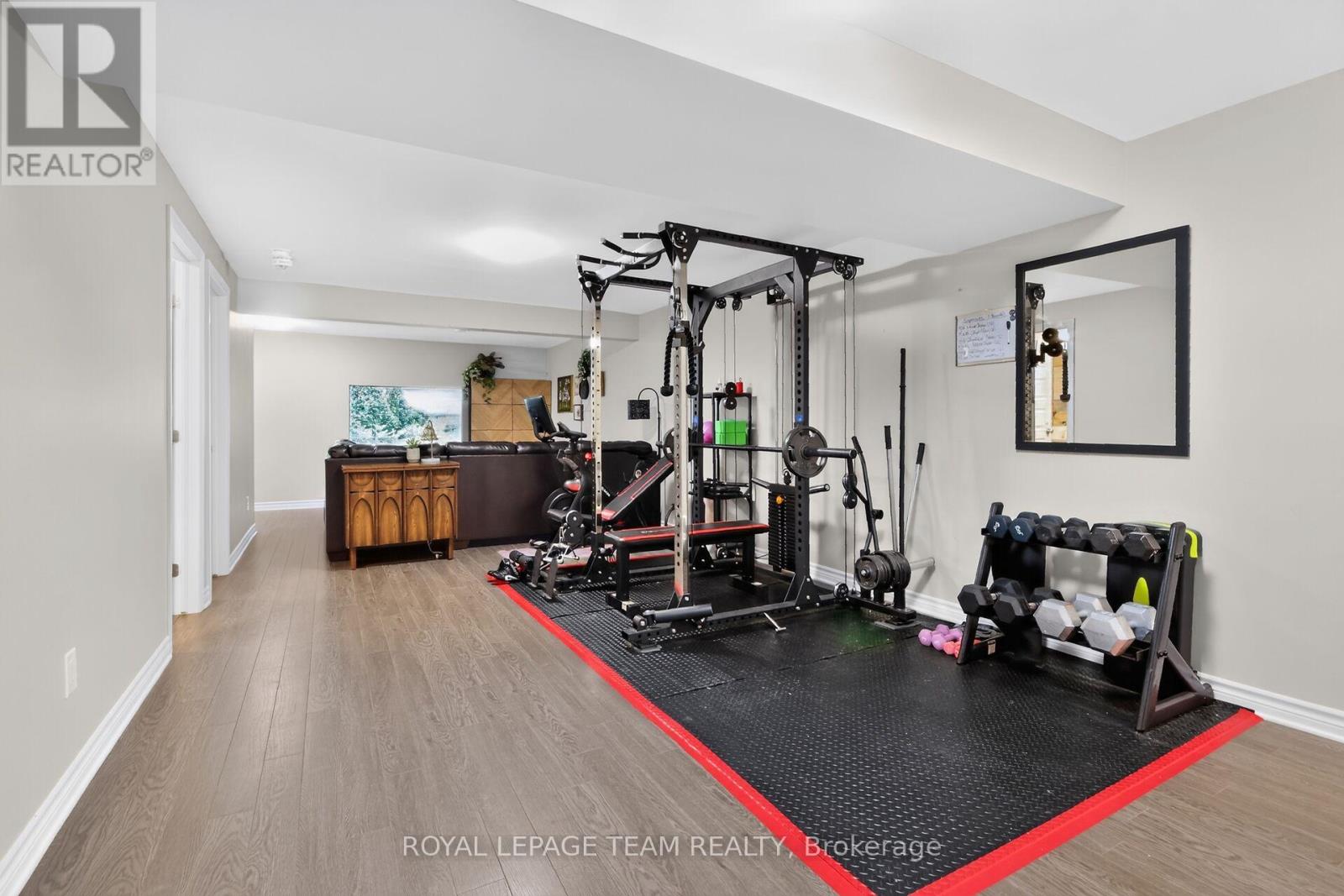 143 ST MALO PLACE - 23