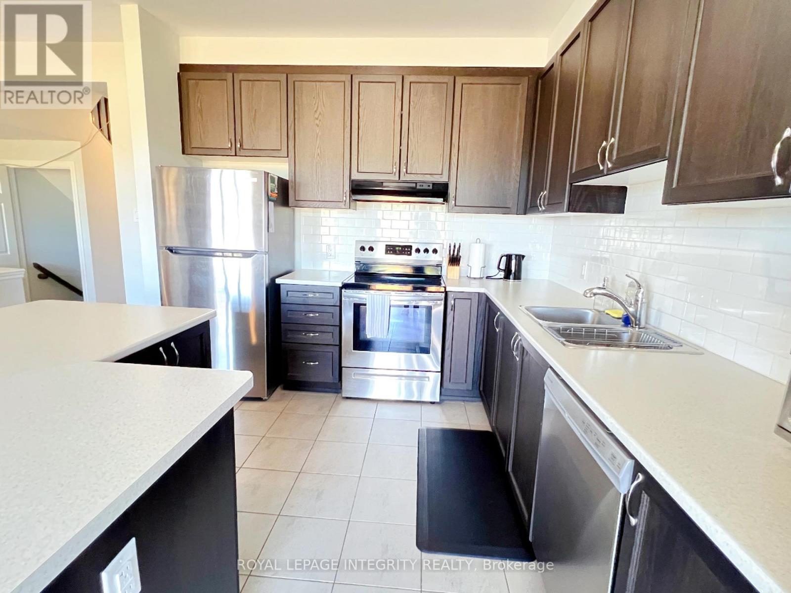 3 Bed, 3 Bath House for Rent in Ottawa – 49 BERMONDSAY WAY, Ottawa – MLS# X13453036 - Image 11
