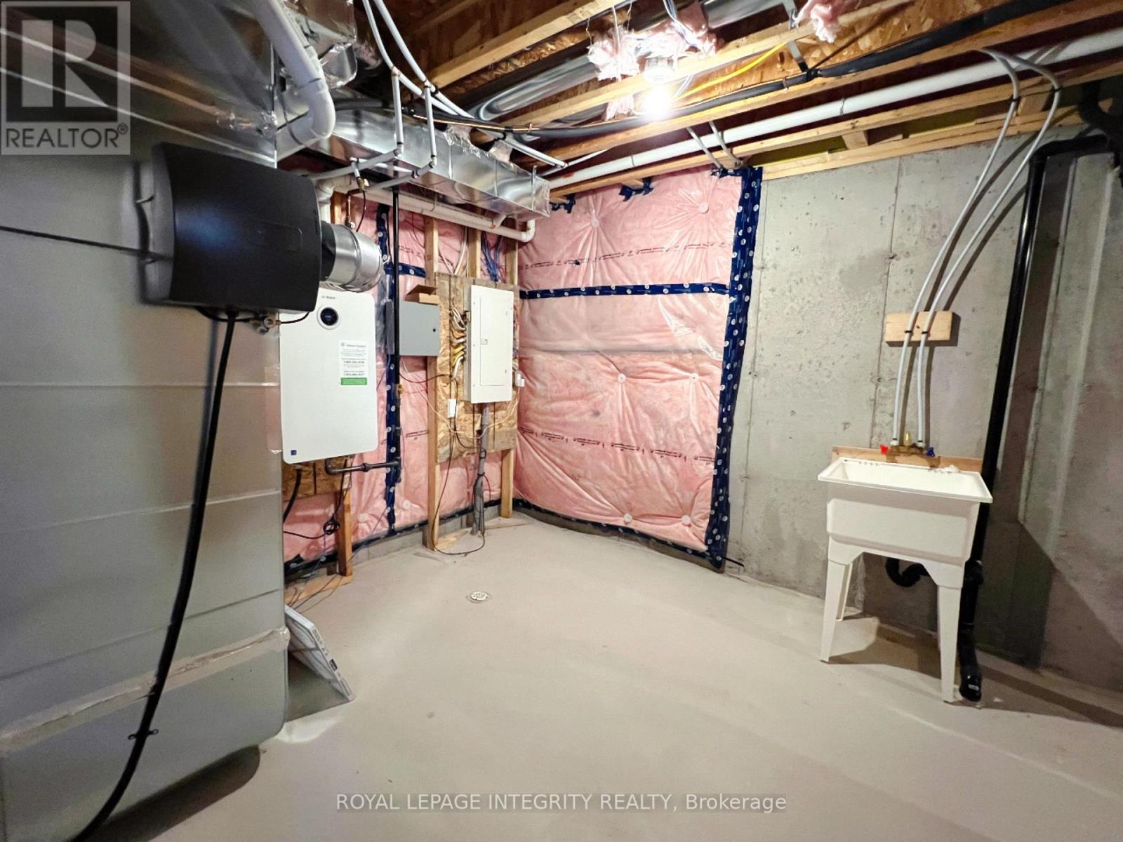 3 Bed, 3 Bath House for Rent in Ottawa – 49 BERMONDSAY WAY, Ottawa – MLS# X13453036 - Image 22
