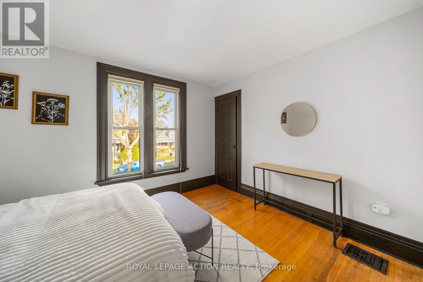 20 WELLS AVENUE - 23