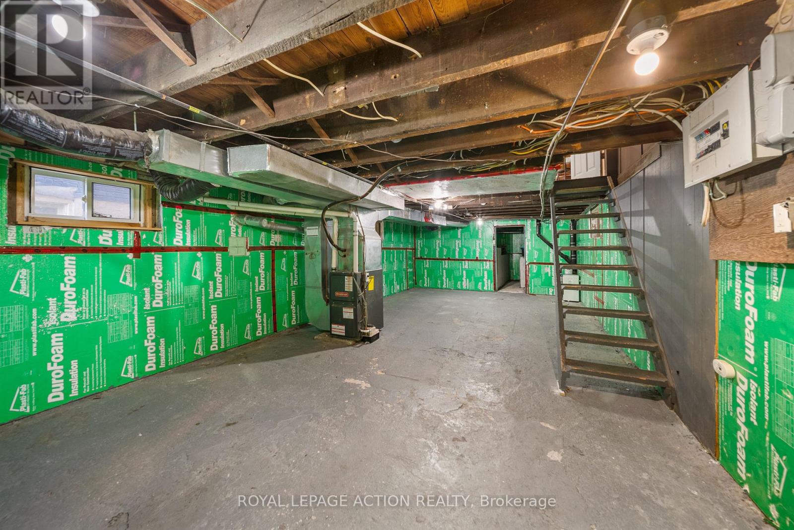 20 WELLS AVENUE - 33