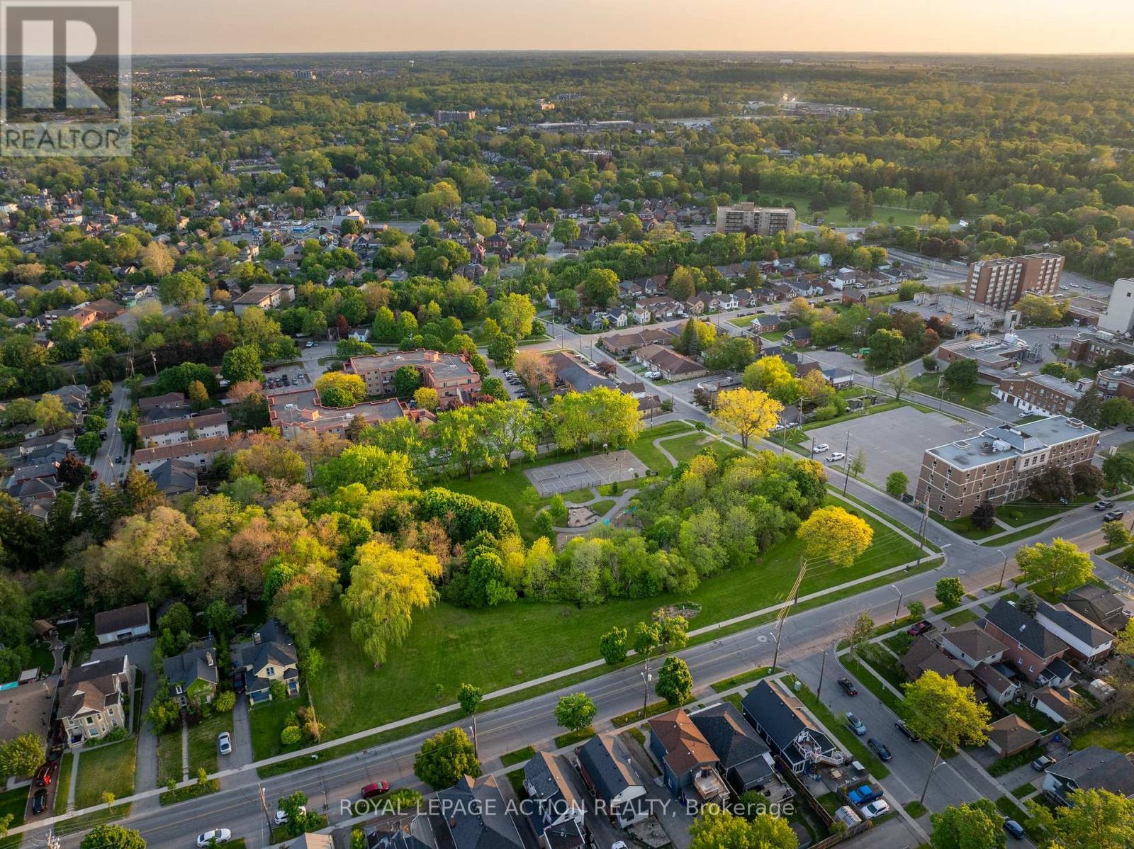 20 WELLS AVENUE - 6