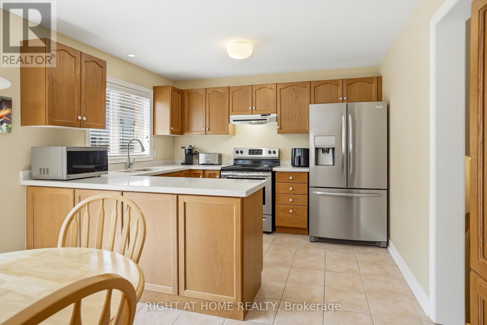 33 STEVENS DRIVE - 15