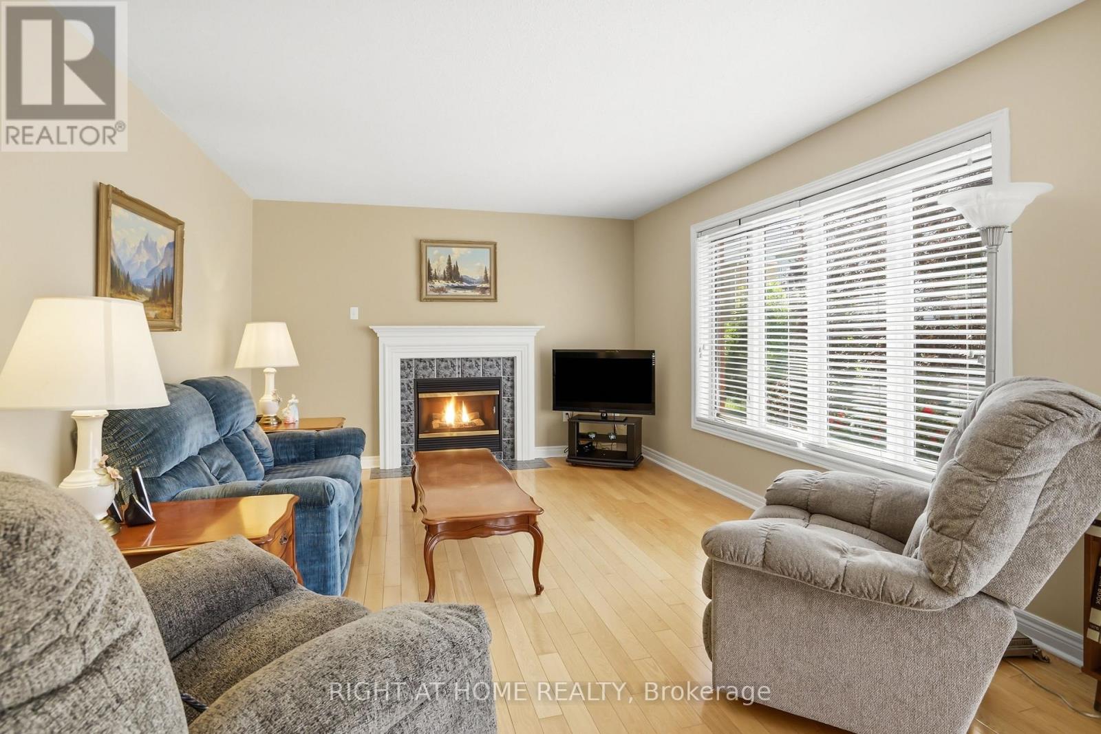 33 STEVENS DRIVE - 18
