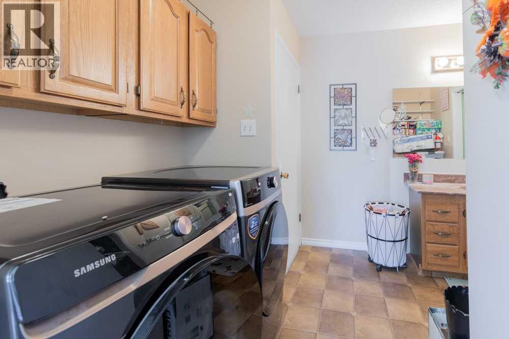 214 3 Street W - 12