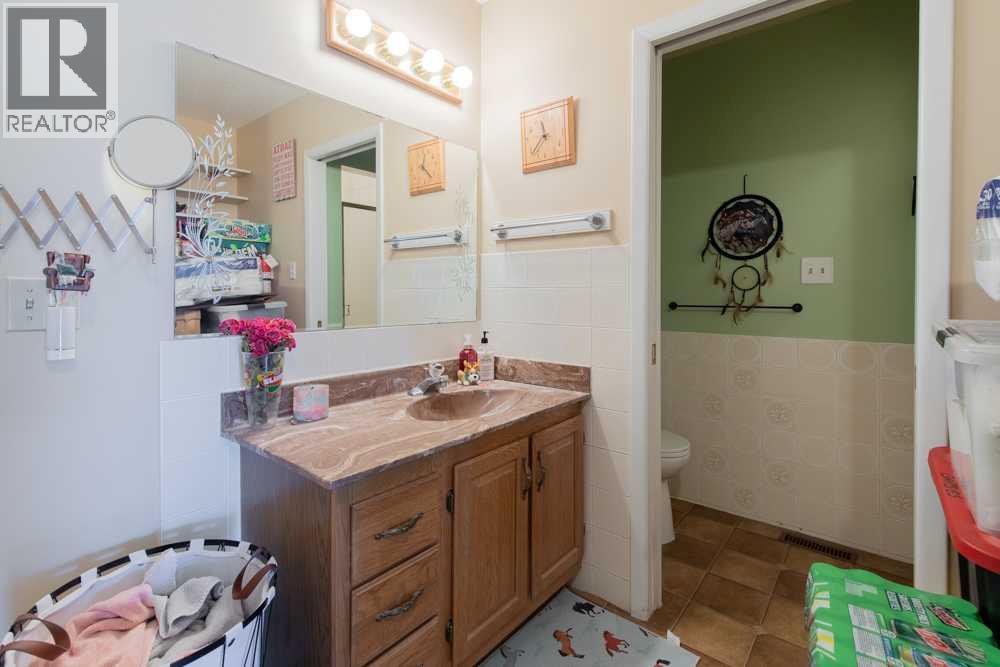 214 3 Street W - 13