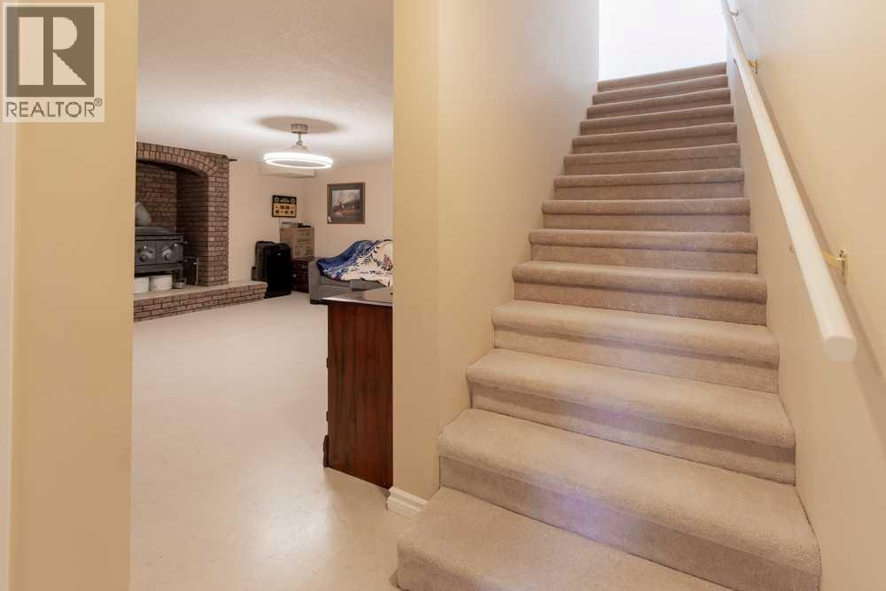 214 3 Street W - 21