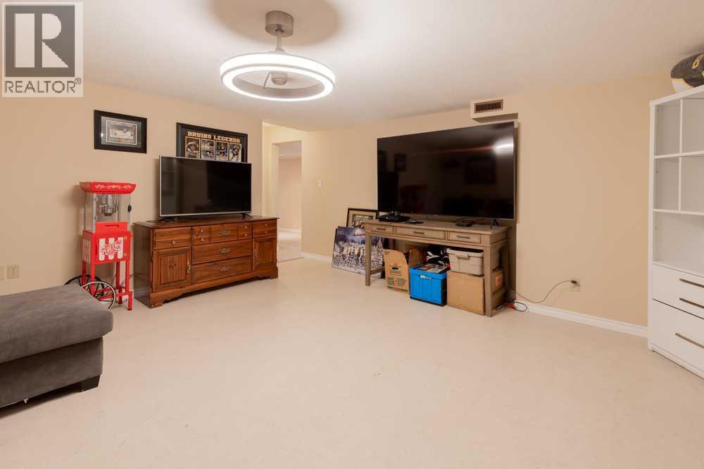 214 3 Street W - 23