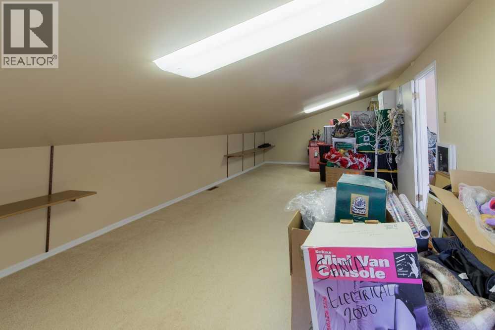 214 3 Street W - 30