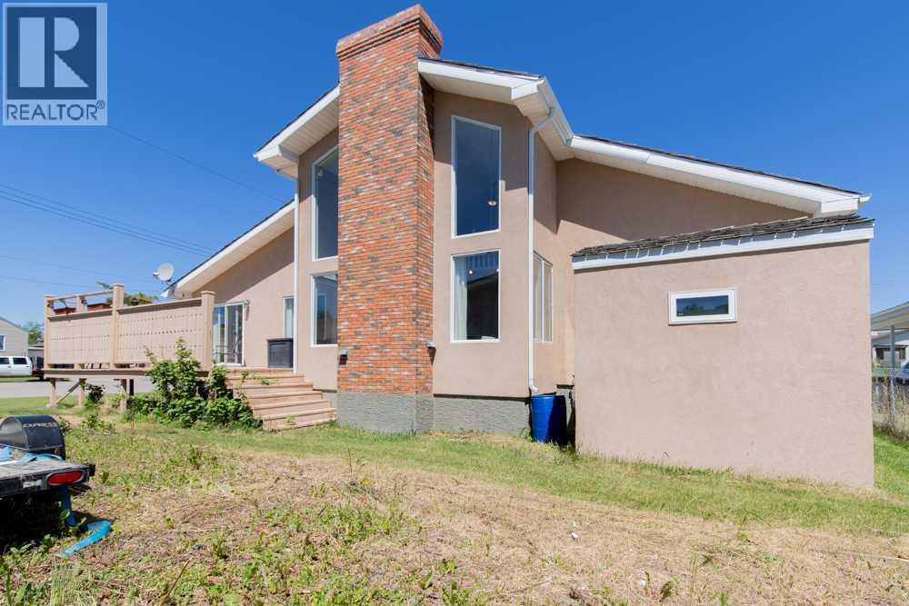 214 3 Street W - 45