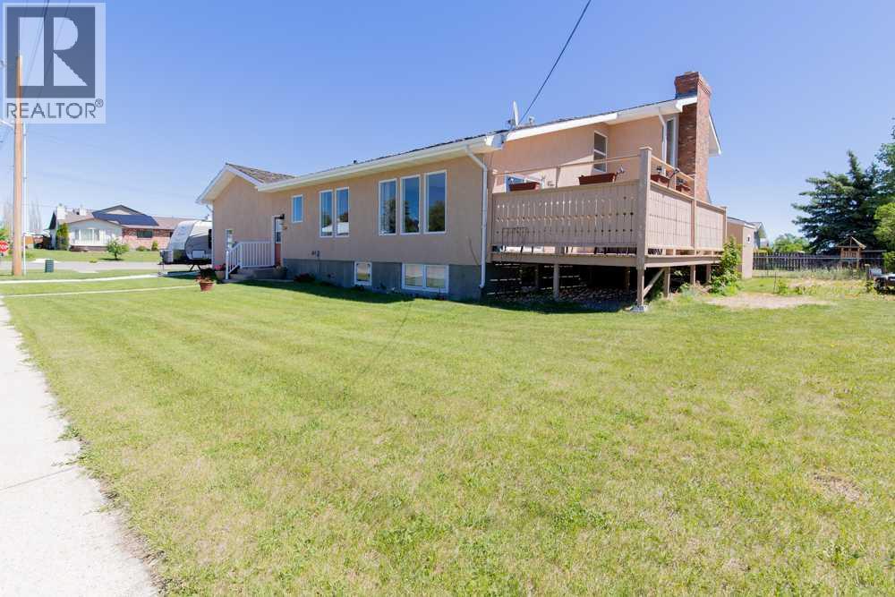 214 3 Street W - 48