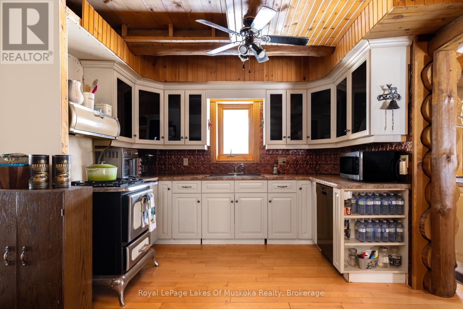 259 LAKESHORE ROAD - 16