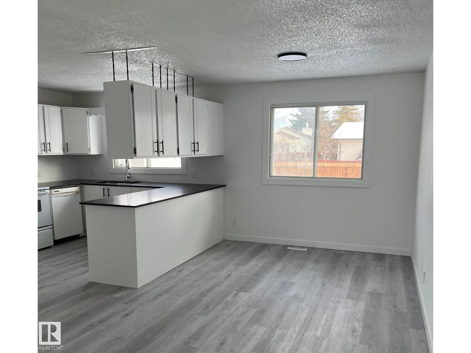 4315 42 ST - photo 3