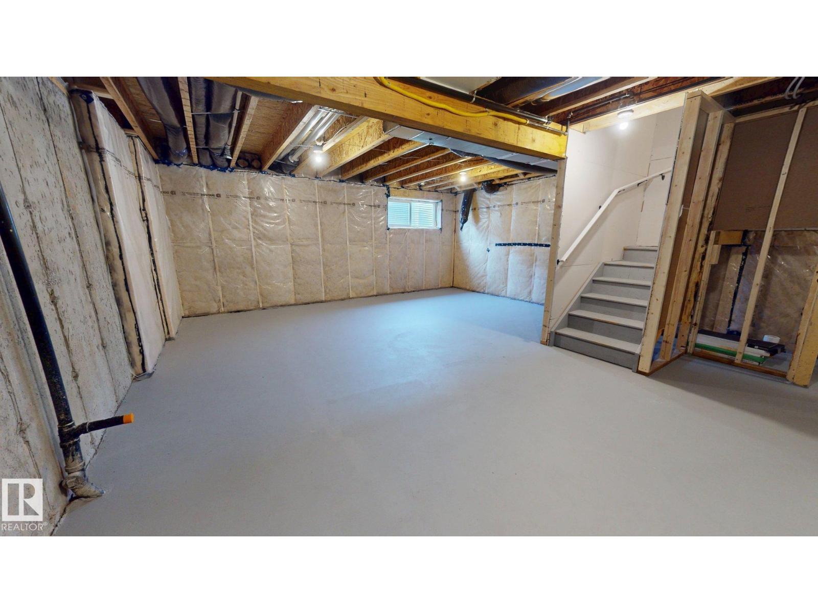 6404 27 AV SW — photo 20