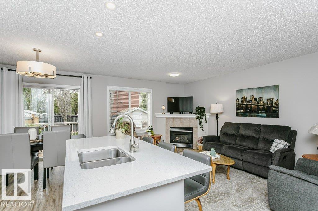 5323 RUE PARC ST - 12