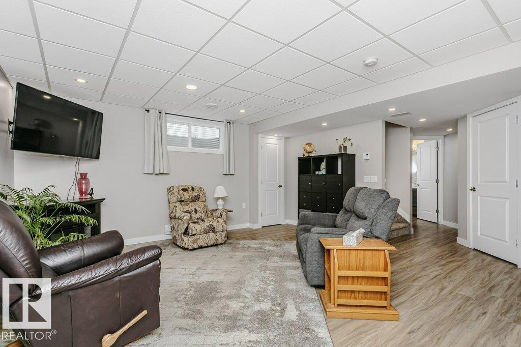 5323 RUE PARC ST - 30