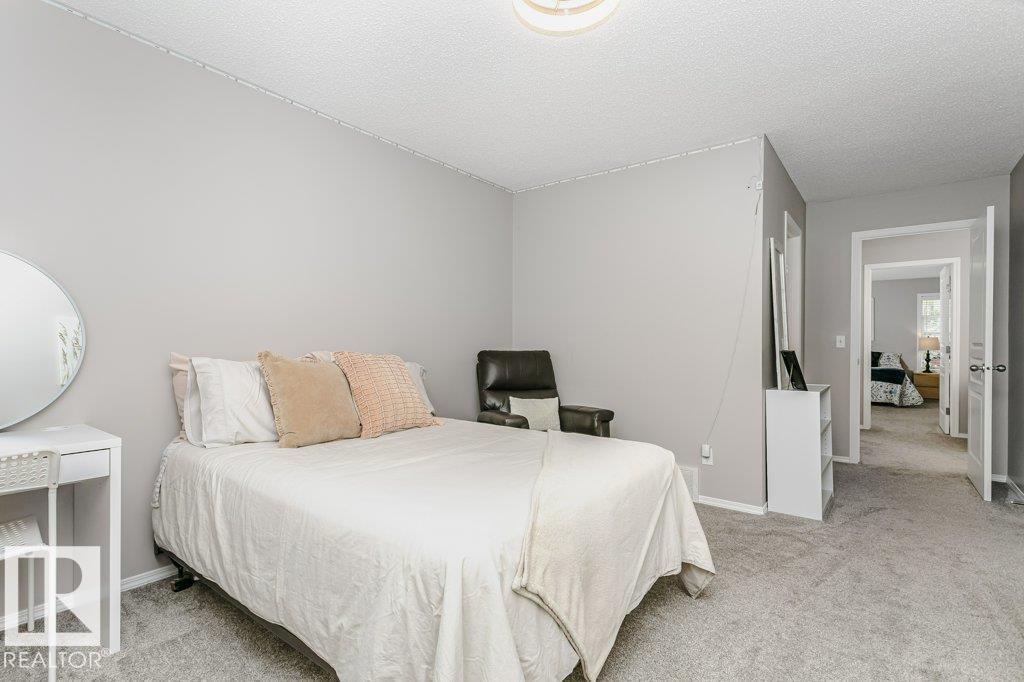 5323 RUE PARC ST - 24